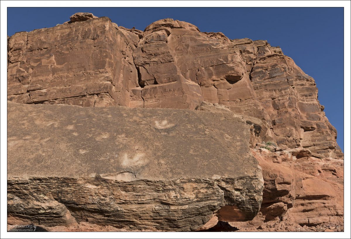 Артефакты скальные трещины Геншин. Сет скальных трещин. Гора воттара. Юта 2021 год. Морщинам соседних скал